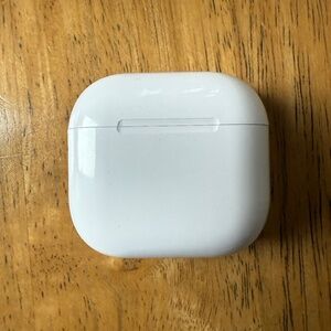 Apple Airpods 4 w/Noise cancellation